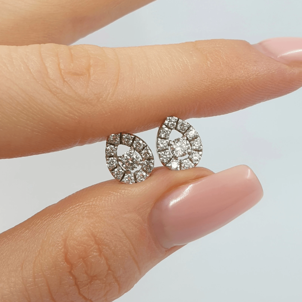 auskarai su deimantais